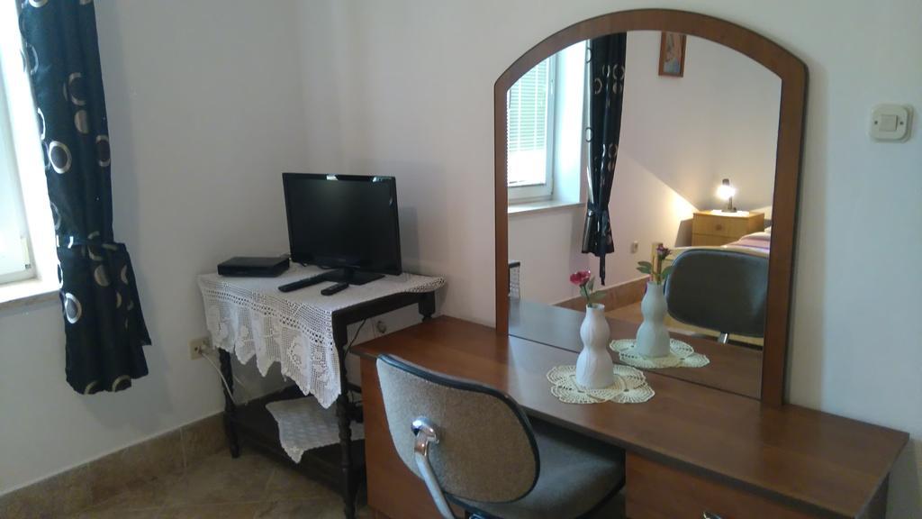 Nella Apartments Шишан Екстер'єр фото