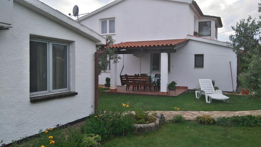 Nella Apartments Шишан Екстер'єр фото